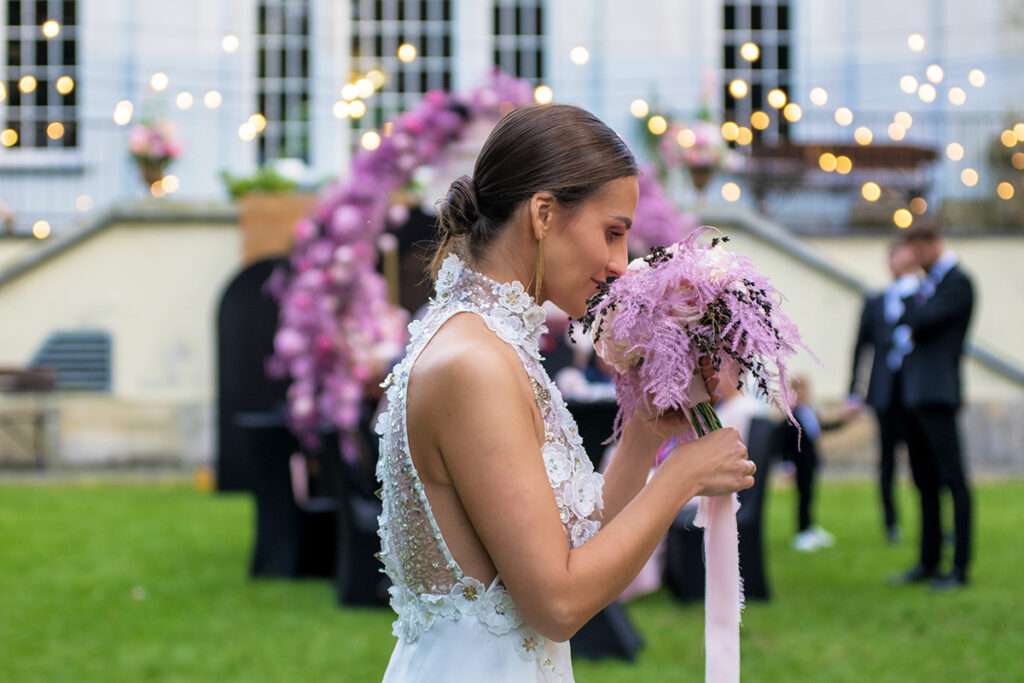 Hochzeitsfotograf von Mazelle Photography Fotostudio® garantiert professionelle Hochzeitsfotografie am euren Hochzeitstag auf der Insel Rügen. Standesamtliche Hochzeit auf der Insel Rügen an der Ostsee mit Hochzeitsfotograf für stillvolle Hochzeitsbilder Mazelle Photography Fotostudio®. Der Rügen Hochzeitsfotograf Mazelle begleitet auch Eure Hochzeit beim Standesamt und beim Hochzeitsfotoshooting an der Ostsee.