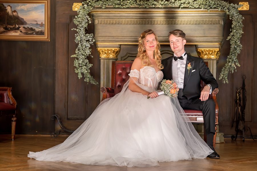 Schloss Ralswiek ist sehr romantisch und verzaubert die Brautpaare und Hochzeitsgäste in der Hochzeitsfotografie von Mazelle Photography Fotostudio®